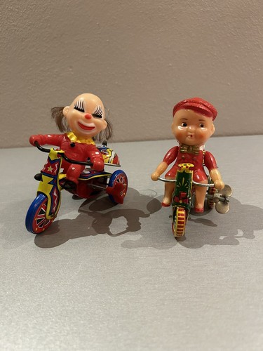 Jungs auf dreirad - auf,